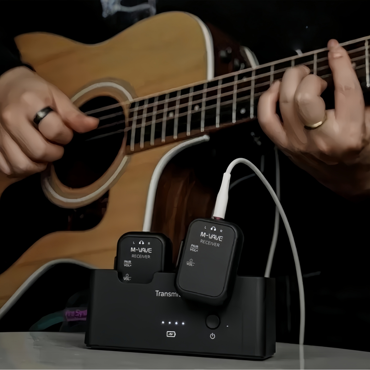 In Ear Monitors For Singers - M-VAVE WP-12 ワイヤレスインイヤーモニターシステム、2.4GHz 1Tx+2Rx、3ms遅延、24時間再生、ステージ/歌手向け充電ケース